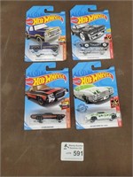 4 Hotwheels (new in package)