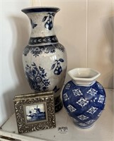 2 vases and small picture in frame. Vases are