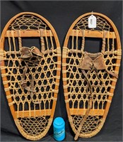 Vintage US CA LUND Wood Raw Hide Snowshoes Bearpaw