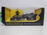 Batmobile DC et figurine Batman