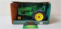 John Deere Narrow Front Model "G", NIB, Ertl, 1998