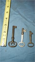 Three Skeleton Keys