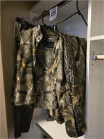Hunting clothes sz L, pack pants sz 34