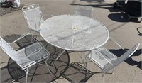 Outdoor Metal Table Set 28.5x47”