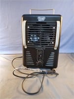 DeLonghi SafeHeat heater. Powers on