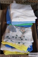 FLAT OF MICROFIBER CLOTHS & TOWELS FOR CLEANING