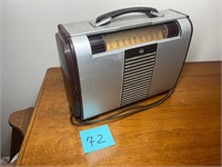 Vintage RCA model 8BX 6 Victor radio