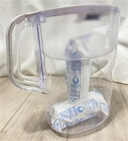 Brita Water Filtration Pitcher *light Used