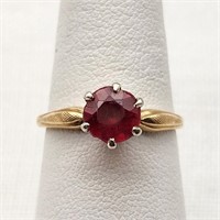 14K Gold Ring w/ Garnet