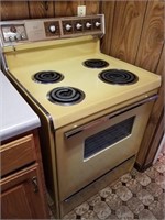 FRIDGIDAIRE STOVE / RANGE - HARVEST GOLD