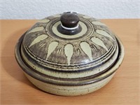 Mill Pottery Pot With Lid