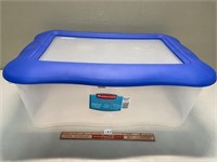 RUBBERMAID SKYLIGHT COVERED CONTAINER