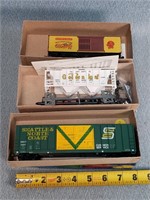 3- Roundhouse HO Train Cars/ Kits