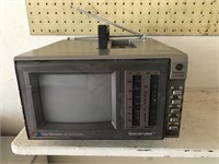 Space maker Color TV, FM/AM Radio