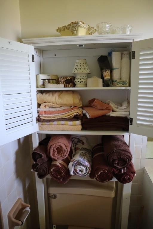 Storage Cabinet, Towels & Decor