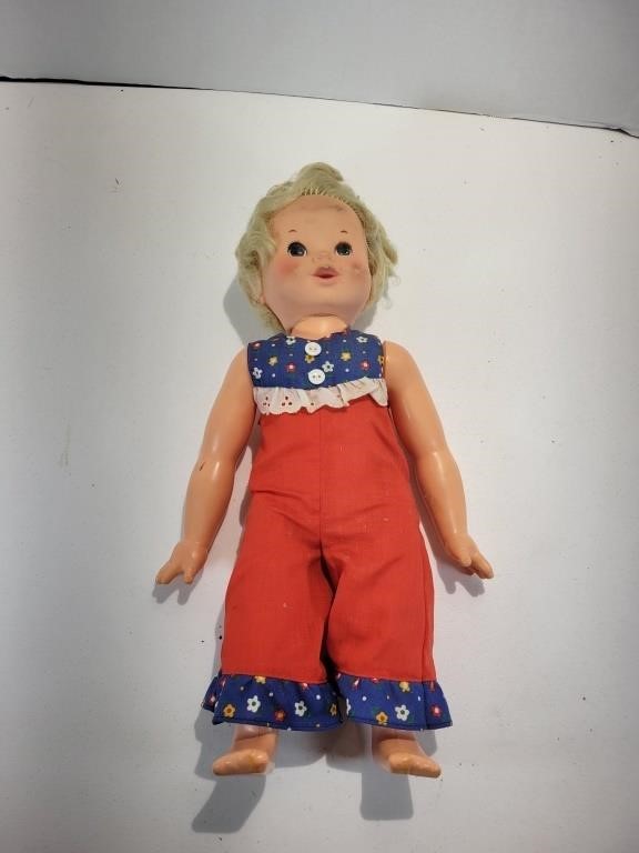 Vintage 1976 Ideal Toy Doll