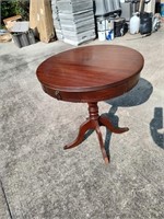 Duncan Phyfe Style Round Table