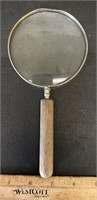 MAGNIFYING GLASS W/WOODEN HANDLE