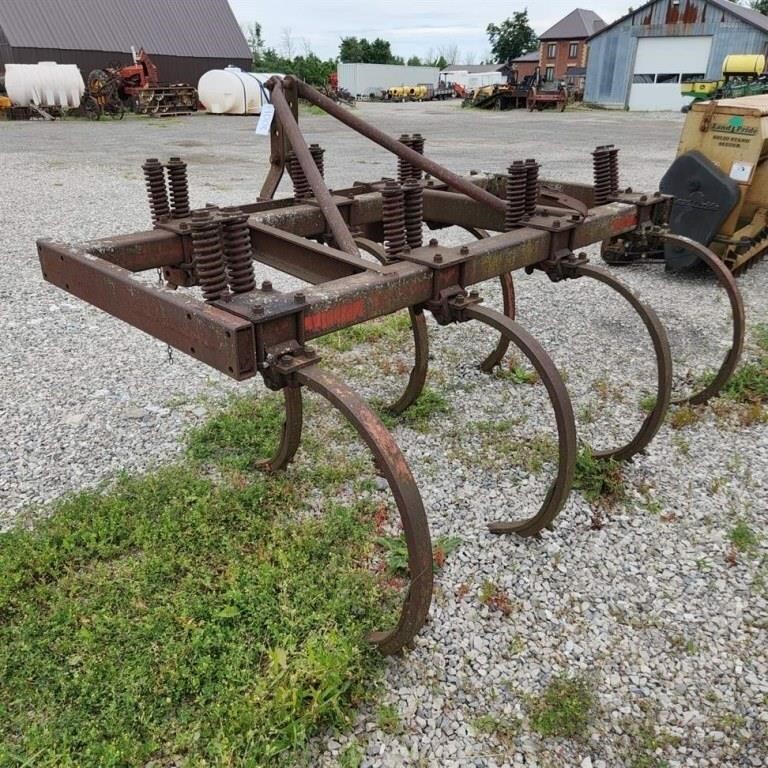 *Donated* MF 7 Shank 3pth Chisel Plow