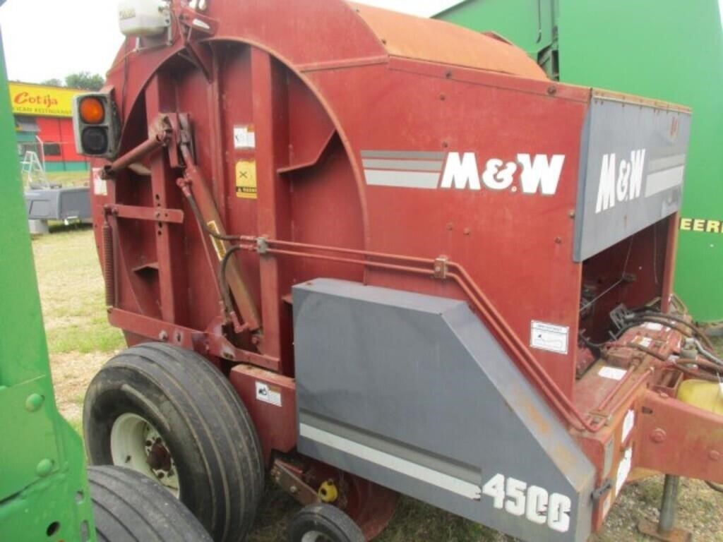 1314) M&W hay baler w/monitor and string