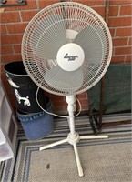 Floor Oscillating fan, adjustable height, works
