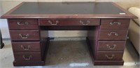 SAUDER EXECUTIVE DESK WITH KEYS