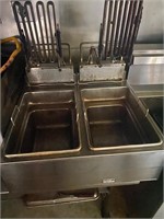 Wells Counter top Double Fryer unit 2 vats 3 ph