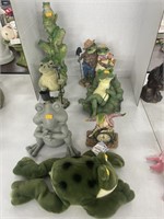 7 decorative frog figures