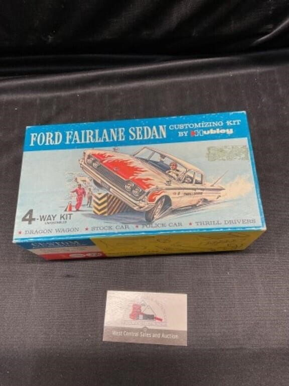 Ford Fairlane Sedan Modeling Kit