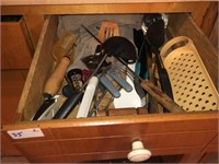 2 Drawers of Kitchen Utensils