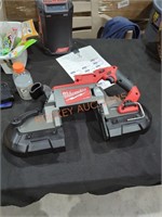 Milwaukee M18 deep cut variable speed band saw