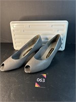 9-2-5 Grey Open-Toed Pumps Size 9 M