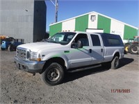 2001 Ford F350 4WD Crew Cab Pick Up