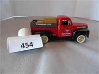 Canadian Tire 1948 Ford truck Pick-up