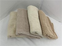 4 White/Beige Towels