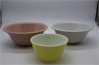 Ceramic/Glass Bowls (3) 1 Pyrex