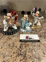 Mickey Mouse Elvis statues