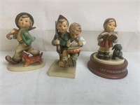 3 Hummel figurines, "Let freedom Ring" on a stand