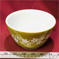 Pyrex Milk Glass Bowl (Vintage)
