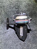 Vintage Swift 660F Zoom Cast Spinning Reel