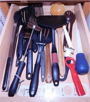 Kitchen utensils: Spatulas - Oneida wooden spoons