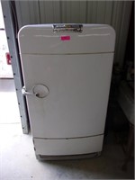 Frigidaire vintage refrigerator, works
