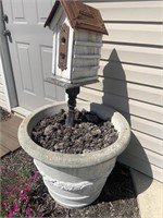 Concrete urn & birdhouse