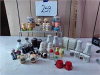 LARGE COLLECTION SALT & PEPPER SHAKERS