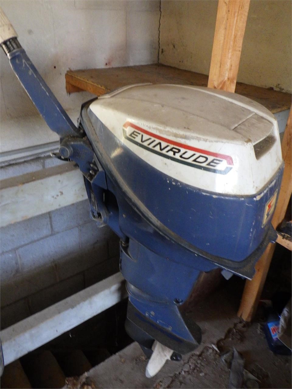 Evinrude 9.5 HP Outboard Motor