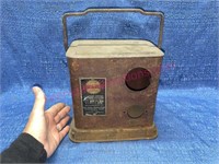 1920s Gold Seal Homecharger radio charger casing