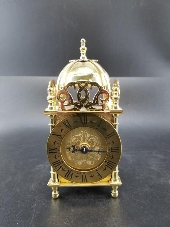 Lovely battery operated Japanese desk top clock, 7