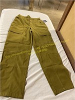 Universal Threads, size 4 green pants