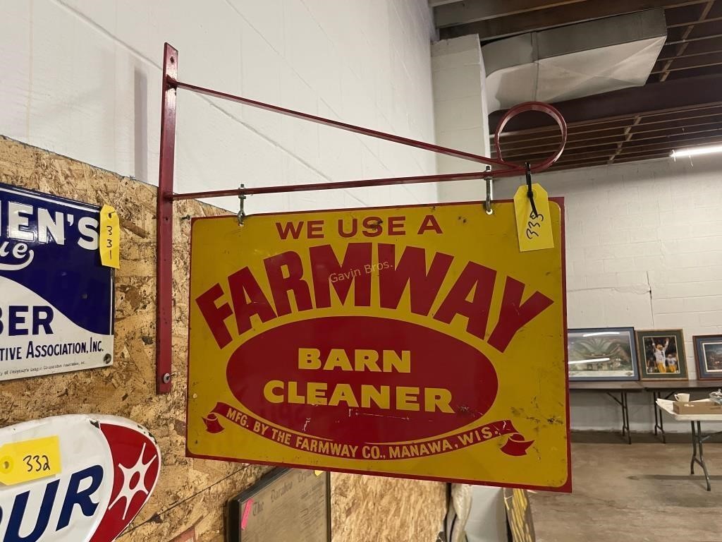 Farmway 2 Sided Metal Sign with Bracket