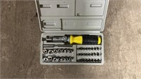 41PC RATCHET SCREWDRIVER SET WITH BITS AND